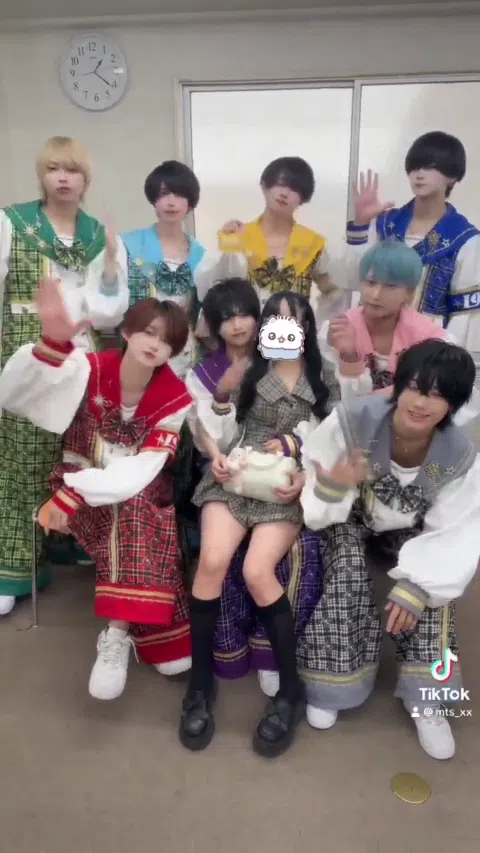 メンズ 地下アイドル ファン 胸揉み エロ