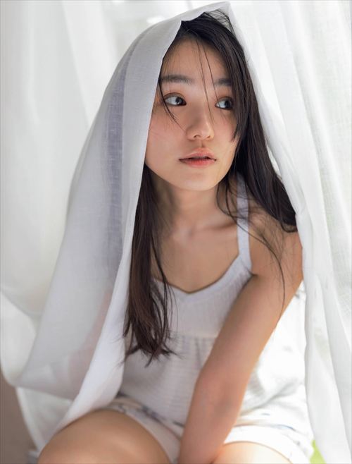 奈緒 映画グラビア 情熱的な演技の魅力