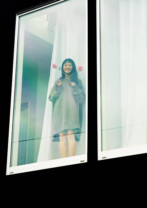 奈緒 先生の白い嘘 魅惑のグラビアショット