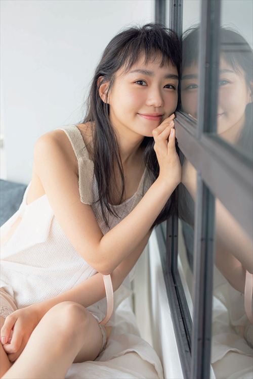 奈緒 先生の白い嘘 洗練された美しさ