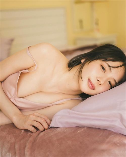 プロ雀士・岡田紗佳下着おっぱいエロ画像
