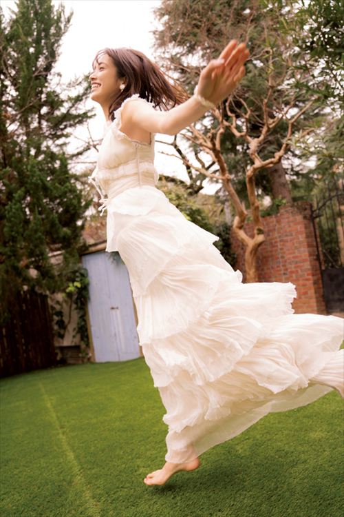 佐々木久美の抜けるエログラビア画像