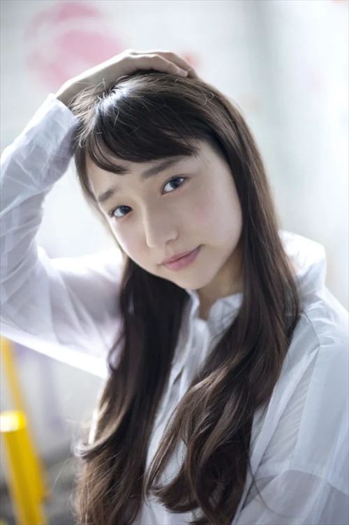 白本彩奈抜けるおっぱいエロ画像