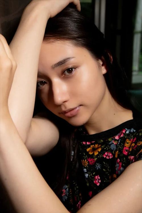 白本彩奈抜けるおっぱいエロ画像