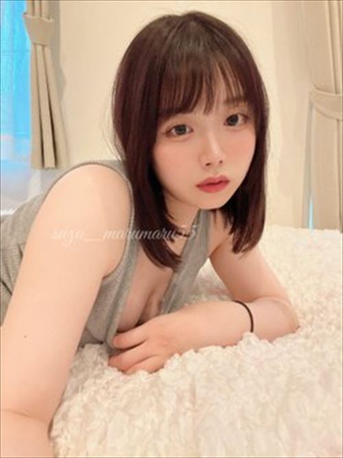 すずかまる 地下アイドル 大胆なグラビアポーズ