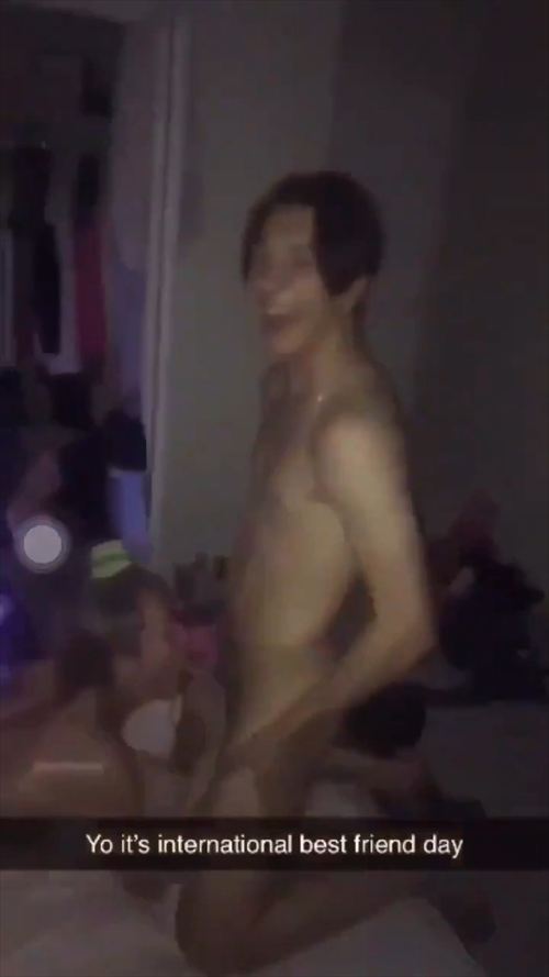大学生集団セックス乱交エロ画像