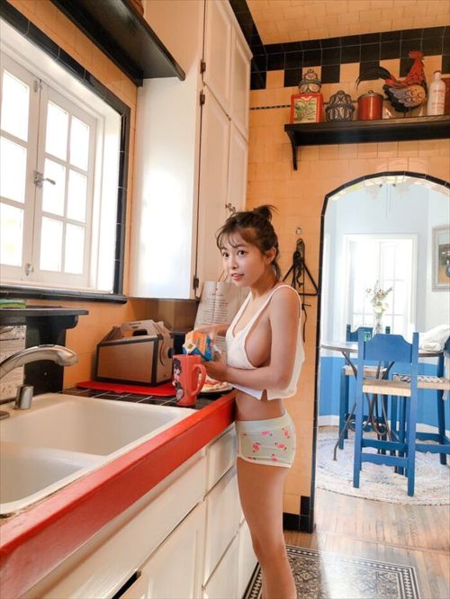 寺本莉緒抜けるおっぱいエロ画像