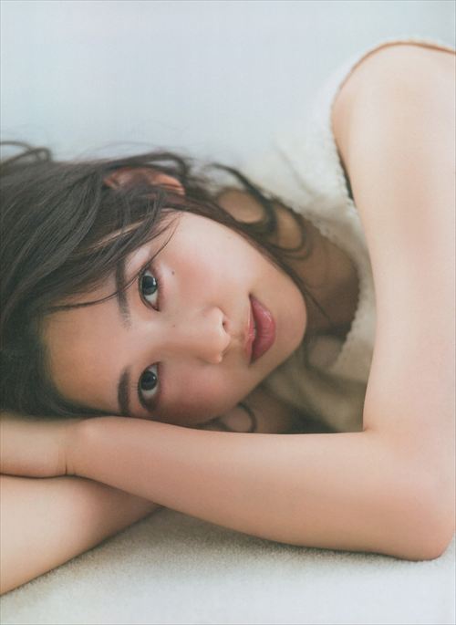 日向坂46富田鈴花の抜けるエロ画像