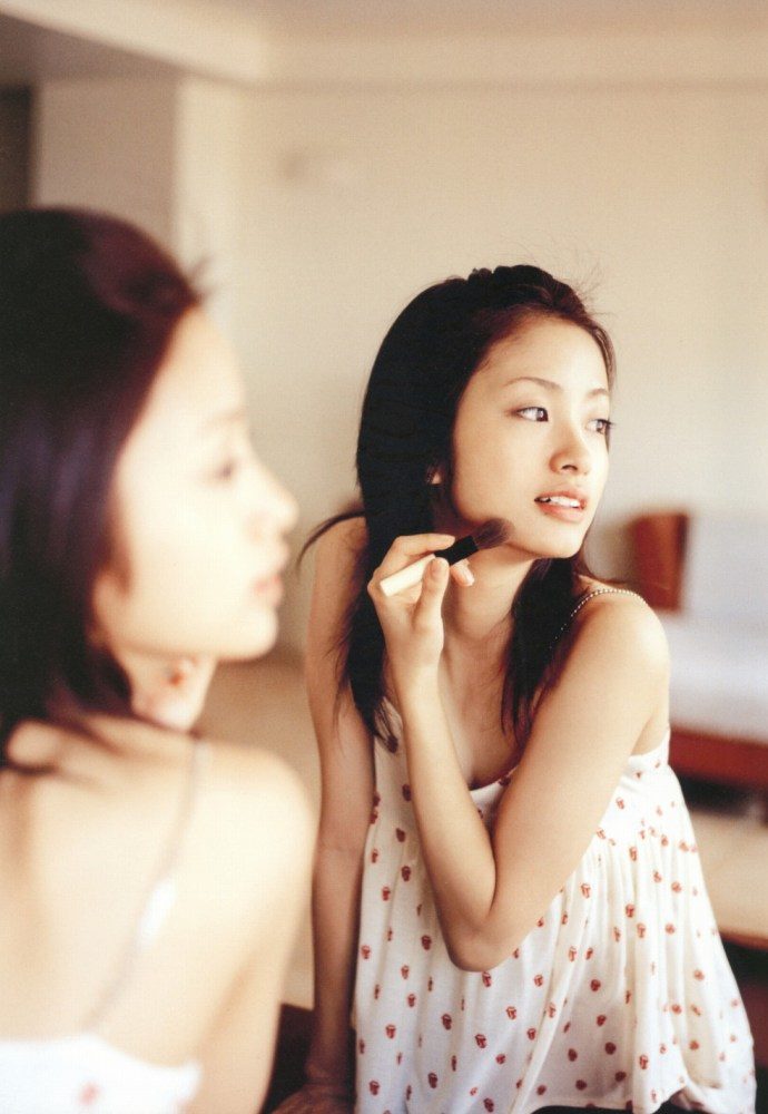 上戸彩の抜けるグラビアエロ画像