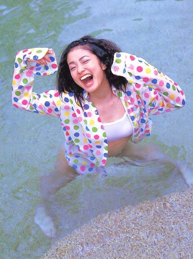 上戸彩の抜けるグラビアエロ画像