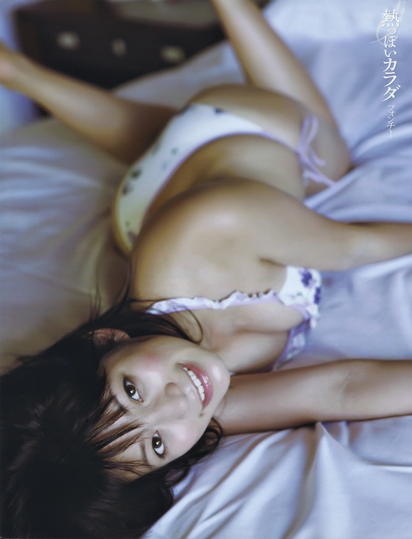 フォンチー水着グラビアおっぱいエロ画像