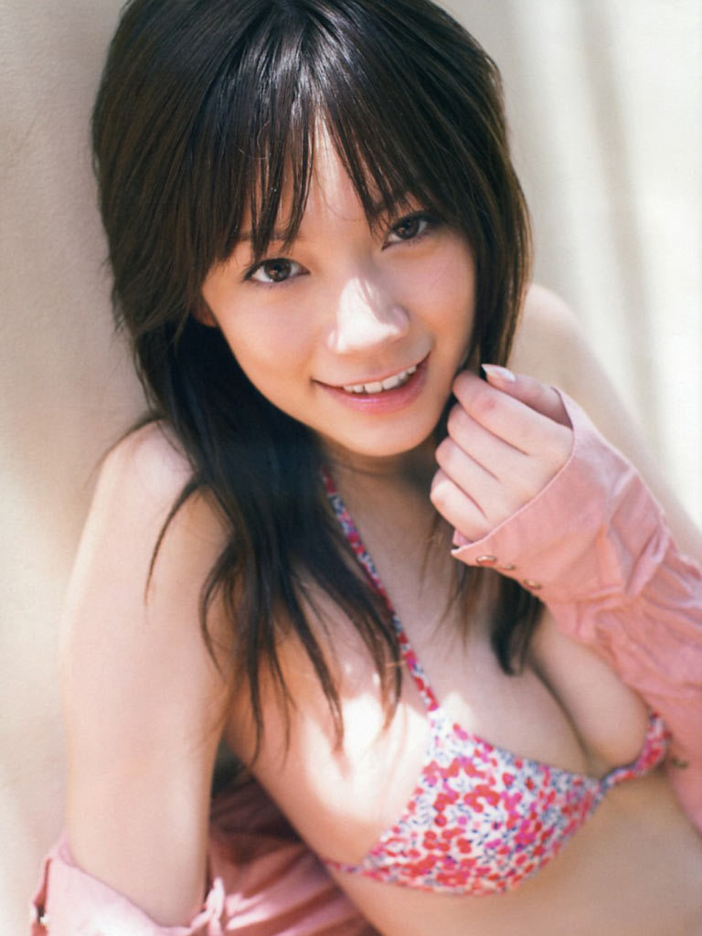 フォンチー水着グラビアおっぱいエロ画像