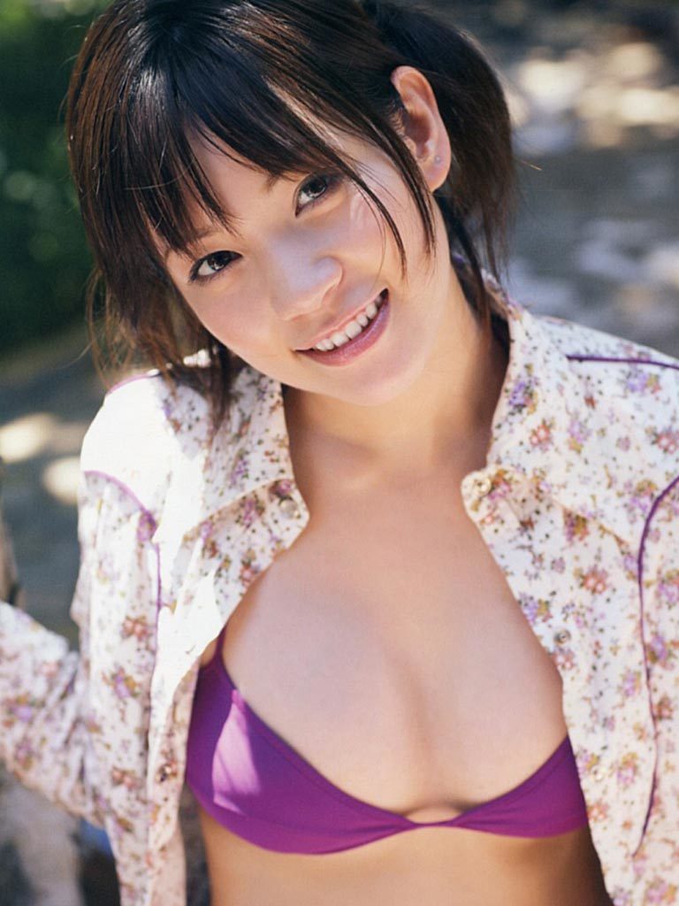 フォンチー水着グラビアおっぱいエロ画像