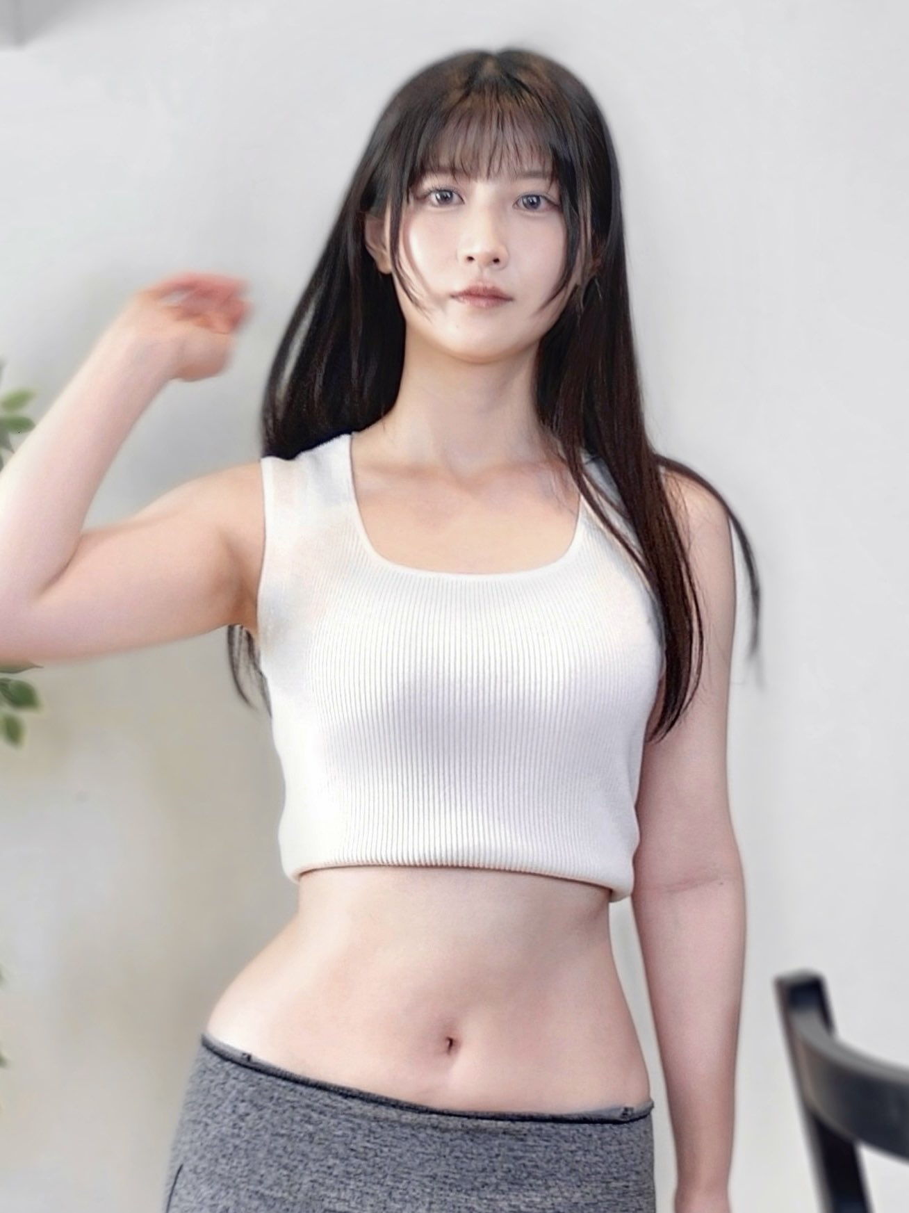 八田エミリおっぱいエロ画像