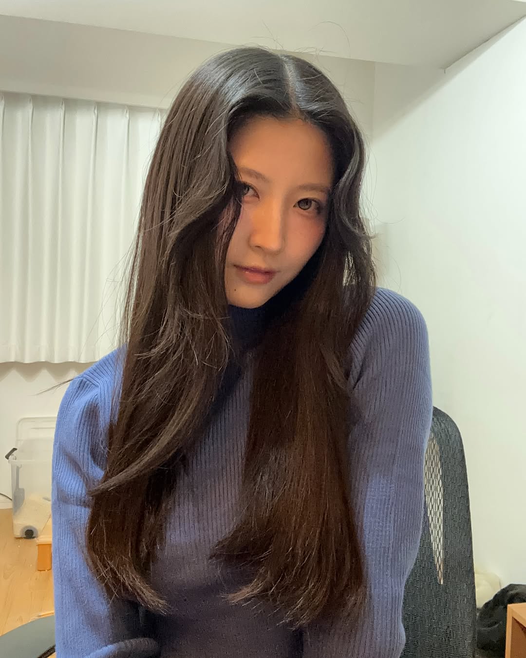 八田エミリおっぱいエロ画像