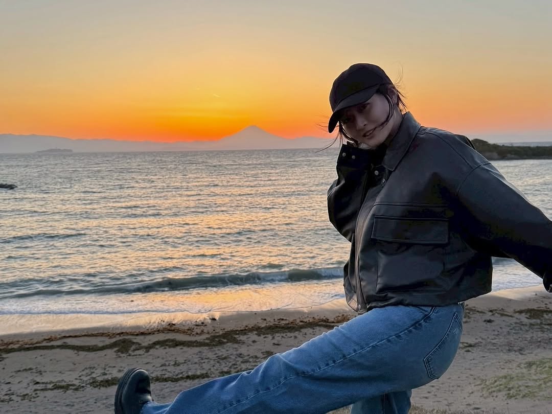 八田エミリおっぱいエロ画像