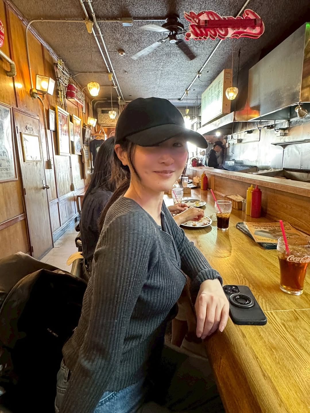 八田エミリおっぱいエロ画像