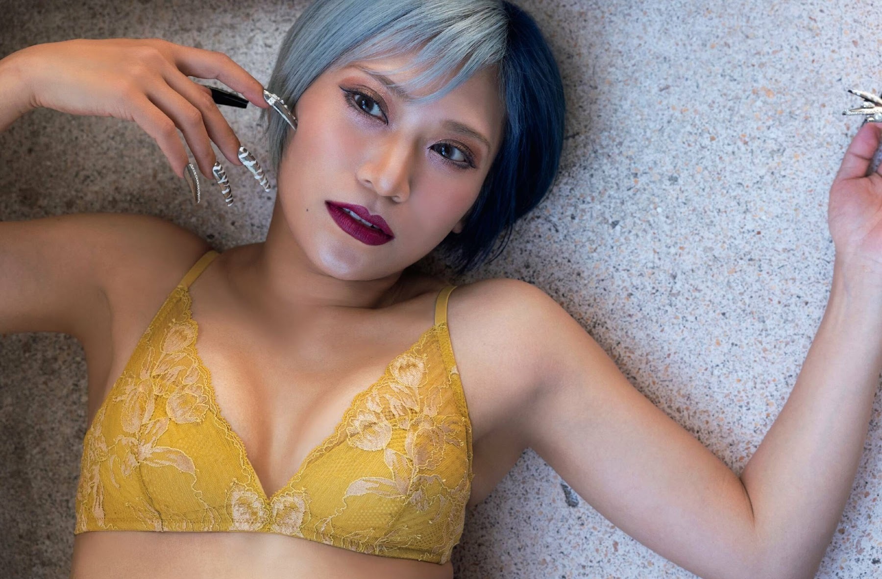 ぱーてぃーちゃん信子乳首グラビアおっぱいエロ画像