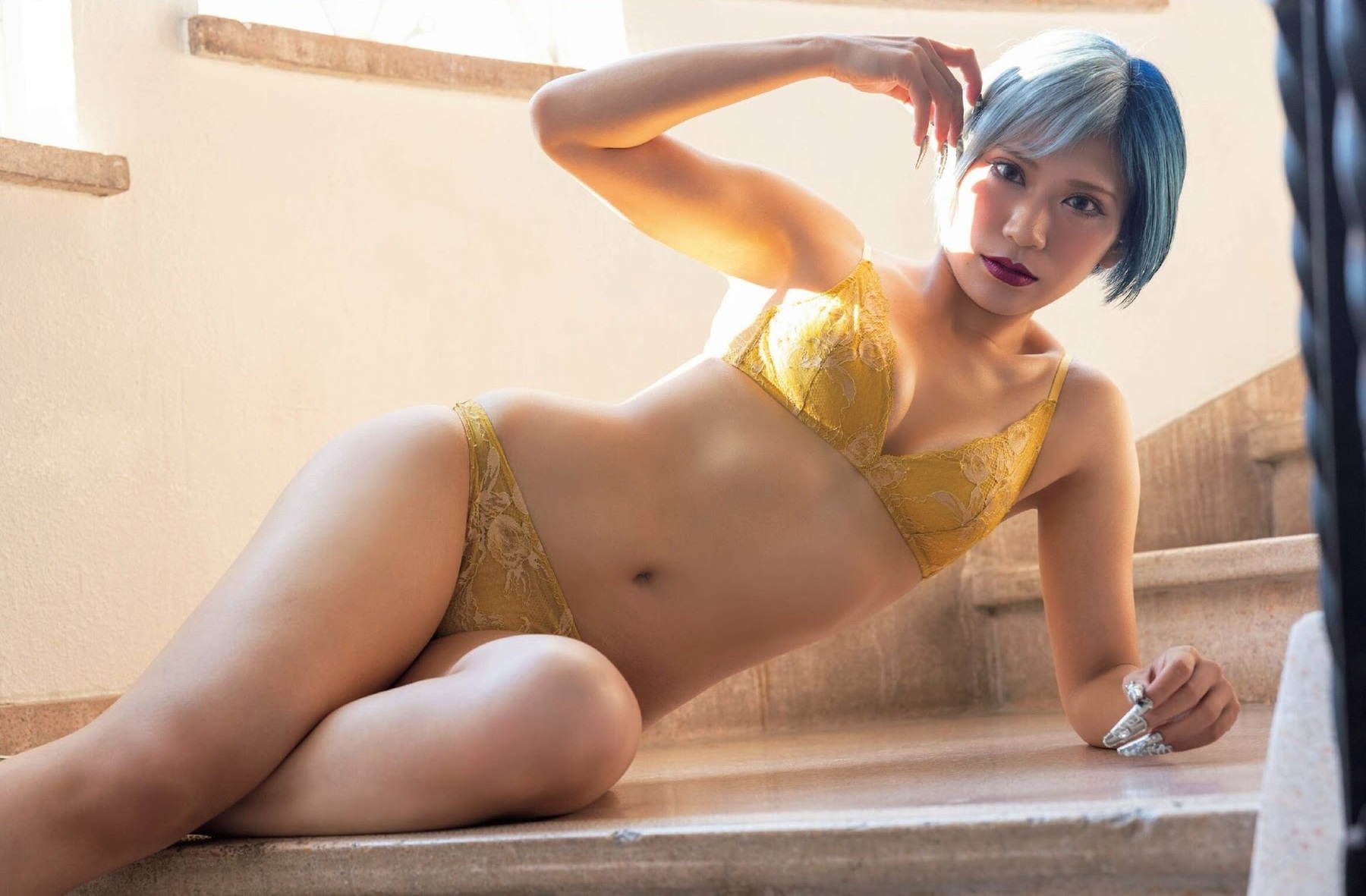 ぱーてぃーちゃん信子乳首グラビアおっぱいエロ画像