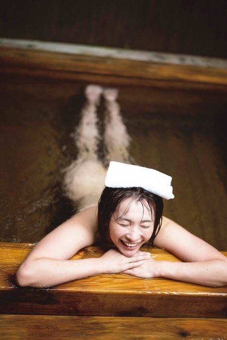 山崎真実ヌードおっぱいエロ画像