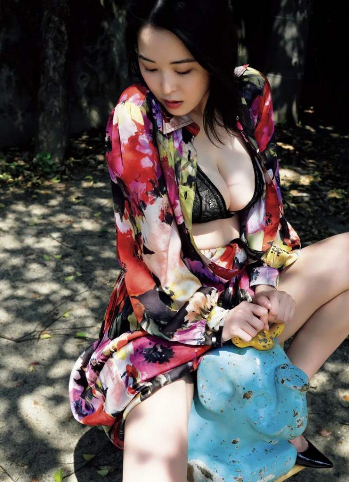 おしの沙羅おっぱいエロ画像
