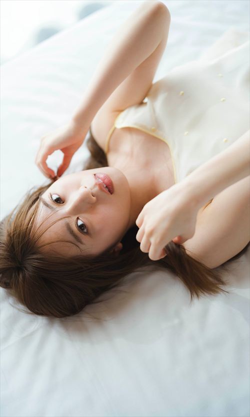 伊達さゆり 過去グラビア セクシーな水着姿