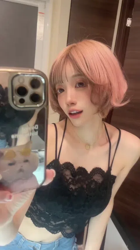 。☆ハル☆の最新エロ動画、挑発的なコスプレで話題沸騰