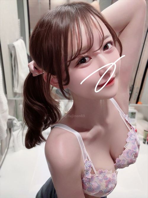 藤乃 エロ 下着 セクシーなポーズ