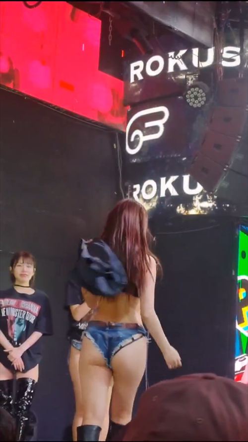 アイドルライブ生脱ぎエロステージ画像