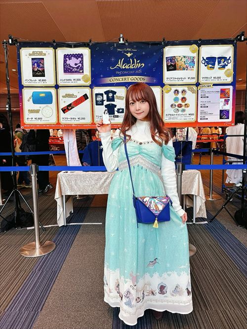 宮本彩希の私服写真 カジュアル