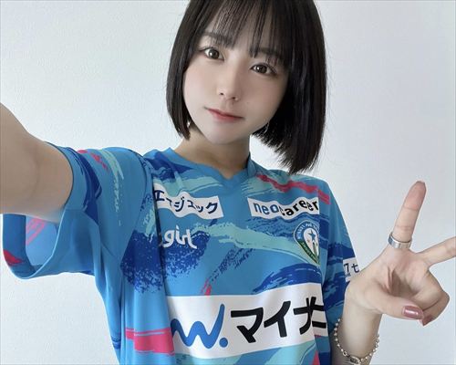 なえなの エロい自撮り 可愛いポーズ