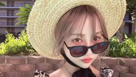 中村里砂の夏休み水着ショットでファン絶賛