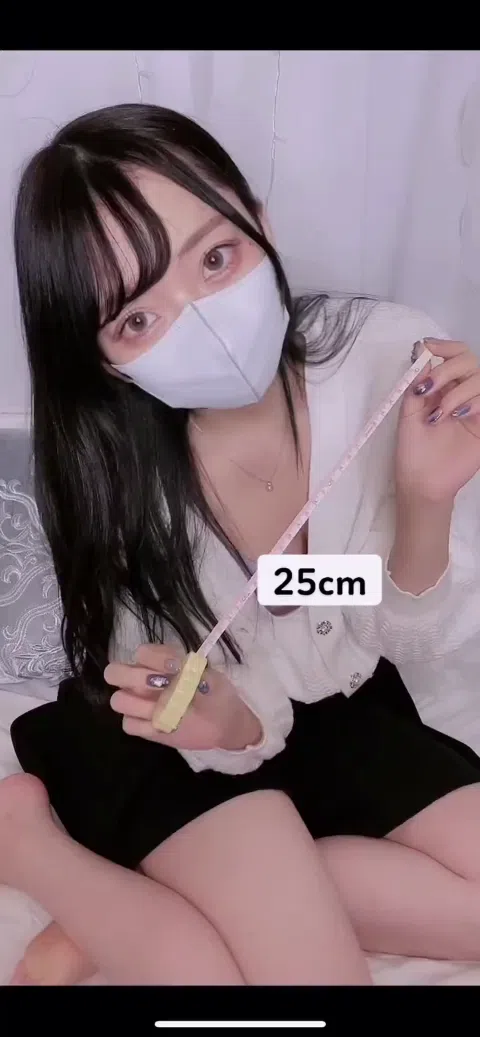 らむね💙がエロ配信で浴衣をはだけた姿、らむね エロで魅惑的な瞬間
