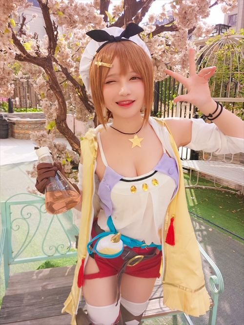千夜未来 エロコスプレ チェンソーマンパワーの巨乳谷間