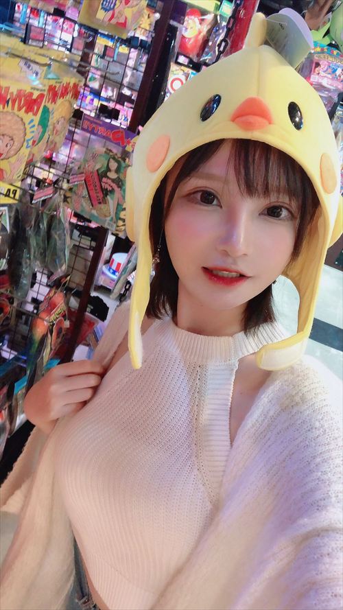 千夜未来 無加工私服 胸元強調のエロい日常着