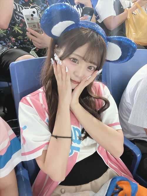 杉井みぃ #よーよーよー 赤色担当 野球スタジアム 2025