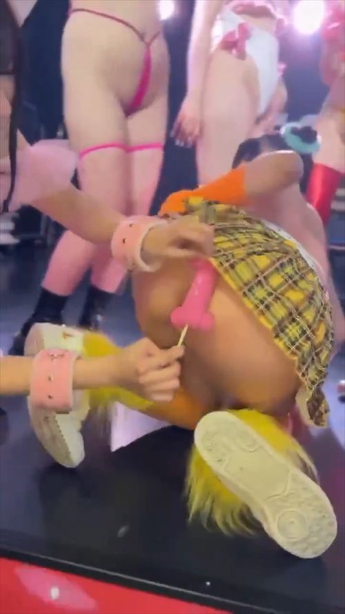 地下アイドルエロ過激パフォーマンスマンコアナル