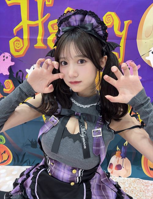 横野すみれのエロいコスプレ セクシーな衣装でFカップ強調
