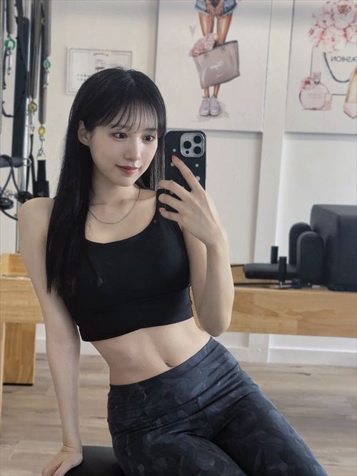 横野すみれの自撮り画像 セクシーな美ボディが炸裂