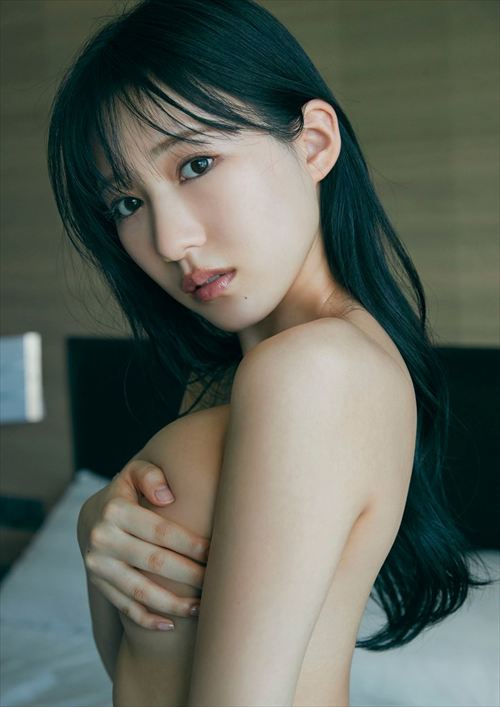横野すみれのセミヌードグラビア セクシーなFカップが際立つ