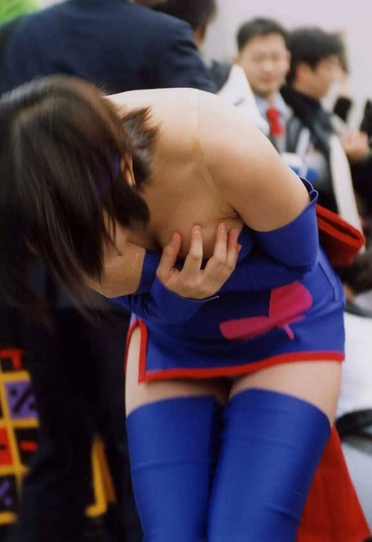 コスプレイヤー 乳首ポロリ 濡れボディ