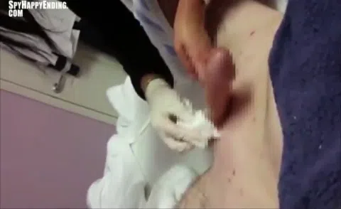 男性器脱毛 巨根射精 スタッフハンド