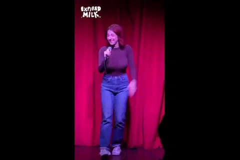 女芸人 AV 巨乳丸出し 騎乗位