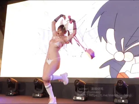 地下アイドル 胸ポロリ ステージ丸見え