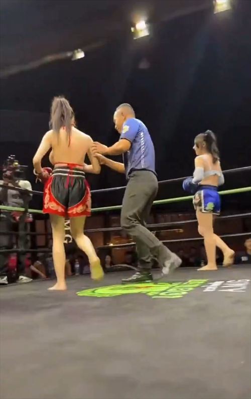 巨乳マイクロビキニ格闘家 おっぱい飛び出し ハプニング丸出しエロ動画キャプ