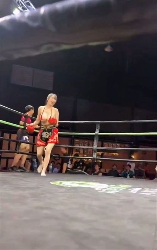 アジア格闘技 マイクロビキニポロリ おっぱい丸出しで大興奮 過激エロ画像