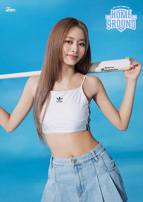 TWICEツウィエロパンチラおっぱいグラビアハプニング画像