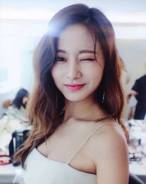 TWICEツウィエロパンチラおっぱいグラビアハプニング画像