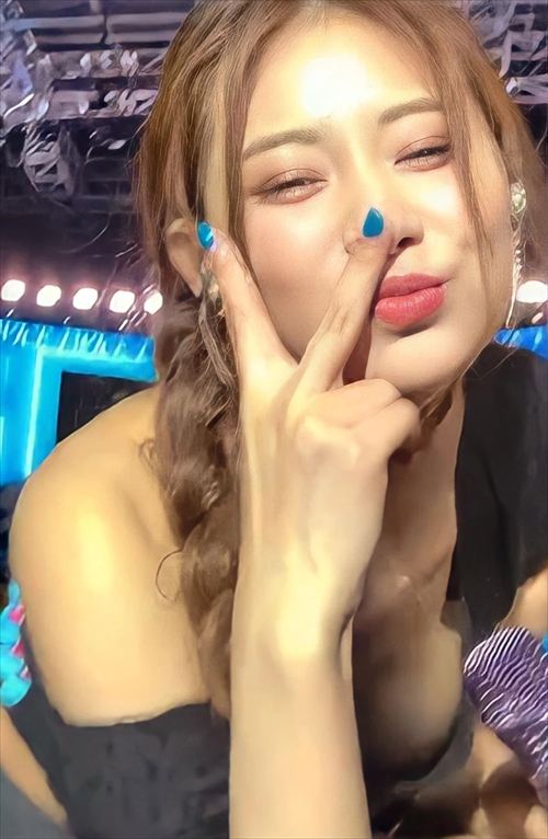 TWICEツウィエロパンチラおっぱいグラビアハプニング画像