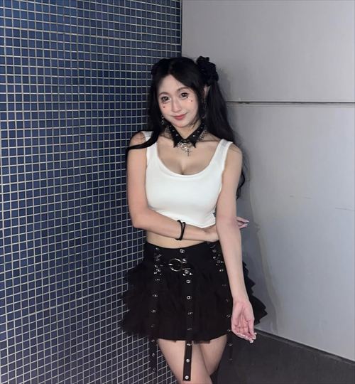 Ayeon 以濼 胸揺れ 細身ボディ 注目